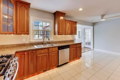 [Address not provided], Winfield, IL 60190 - Photo 10