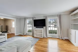 27W266 Oakwood St, Winfield, IL 60190 - Photo 6