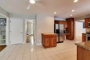 27W266 Oakwood St, Winfield, IL 60190 - Photo 12