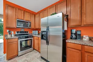 1047 Heron Cir, Joliet, IL 60431 - Photo 10