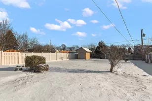 9745 S 81st Ave, Palos Hills, IL 60465 - Photo 20