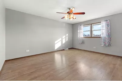 9745 S 81st Avenue, Palos Hills, IL 60465 - Photo 10