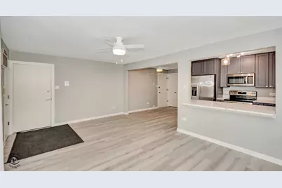 7302 Blackstone Avenue #7, Justice, IL 60458 - Photo 6