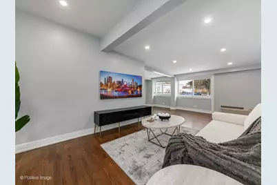 7225 N East Prairie Road, Lincolnwood, IL 60712 - Photo 14