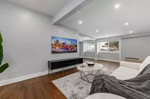 7225 N East Prairie Rd, Lincolnwood, IL 60712 - Photo 14