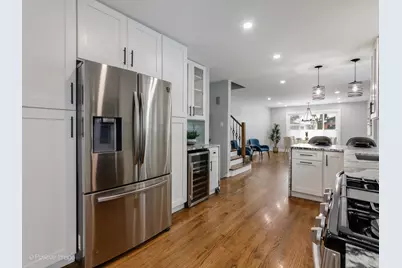 7225 N East Prairie Road, Lincolnwood, IL 60712 - Photo 8