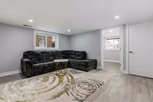 7225 N East Prairie Rd, Lincolnwood, IL 60712 - Photo 20