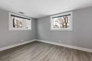 7225 N East Prairie Rd, Lincolnwood, IL 60712 - Photo 24