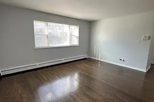 1928 Jackson Ave, Evanston, IL 60201 - Photo 2