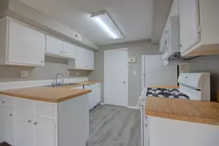 304 Walnut Cir, Bolingbrook, IL 60440 - Photo 10