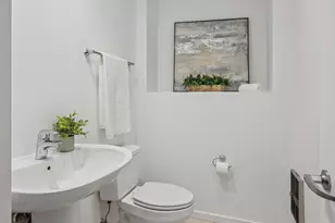 240 E Illinois St, Chicago, IL 60611 - Photo 14