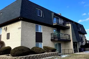 11129 S 84th Ave, Palos Hills, IL 60465 - Photo 2