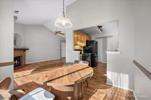 25 Illinois Ave, Schaumburg, IL 60193 - Photo 8