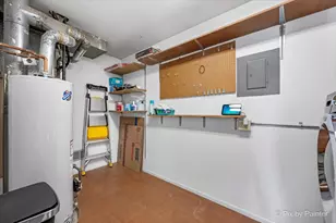 25 Illinois Ave, Schaumburg, IL 60193 - Photo 18