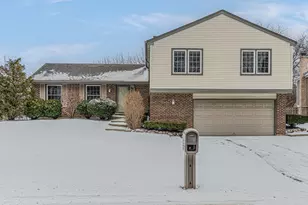 794 Stillwater Ct, Lake Zurich, IL 60047 - Photo 2