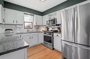 1930 Sapphire Ln, Aurora, IL 60506 - Photo 8