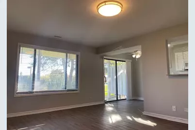 933 Monroe Court #933, Vernon Hills, IL 60061 - Photo 4