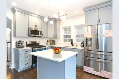 5529 W Cornelia Avenue, Chicago, IL 60641 - Photo 1