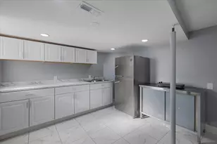 4211 W Gladys Ave, Chicago, IL 60624 - Photo 38