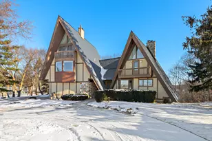 7814 N Pillow Hill Rd, Spring Grove, IL 60081 - Photo 1