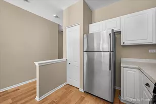 2424 Oneida Ln, Naperville, IL 60563 - Photo 2