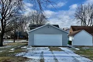 205 6th Ave, Mendota, IL 61342 - Photo 32