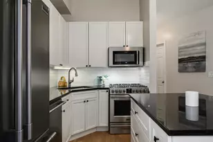 1636 W Melrose St, Chicago, IL 60657 - Photo 8