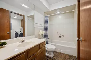 6400 N Cicero Ave, Lincolnwood, IL 60712 - Photo 10