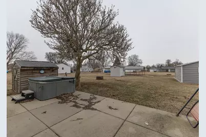 227 E 2nd Street, Mineral, IL 61344 - Photo 4