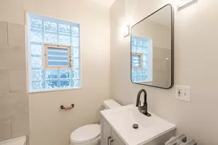 5238 W Wolfram St, Chicago, IL 60641 - Photo 10