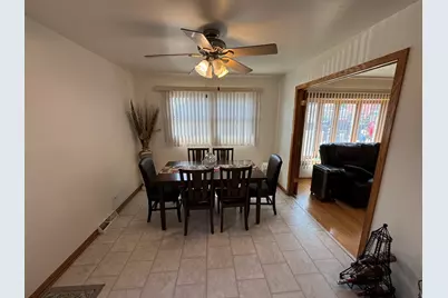 11117 S Avenue L, Chicago, IL 60617 - Photo 12