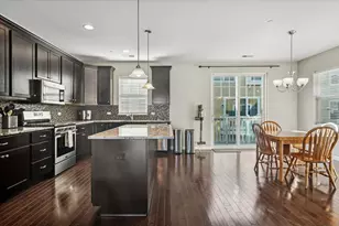 80 Lakeview Pl, Lake Zurich, IL 60047 - Photo 4