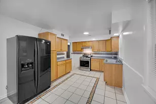 6118 N Hoyne Ave, Chicago, IL 60659 - Photo 2