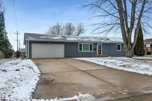 711 Virginia Ave, Lena, IL 61048 - Photo 2