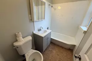 2006 W Jarvis Ave, Chicago, IL 60645 - Photo 10