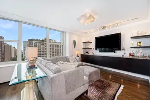 1325 N State Pkwy, Chicago, IL 60610 - Photo 14