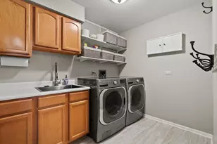 1940 Morningview Dr, Hoffman Estates, IL 60192 - Photo 30