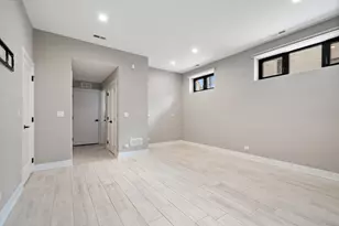 2245 N Rockwell St, Chicago, IL 60647 - Photo 20