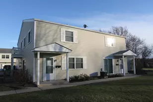 184 Betty Ct, Bartlett, IL 60103 - Photo 2