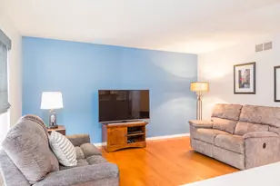 420 Knoll Crest Dr, Bartlett, IL 60103 - Photo 6