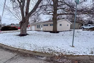 138 Garden Dr, Belvidere, IL 61008 - Photo 4