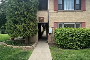 17 King Arthur Ct, Northlake, IL 60164 - Photo 1