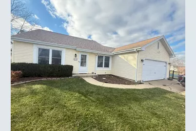1014 Stonehedge Court, Crystal Lake, IL 60014 - Photo 2