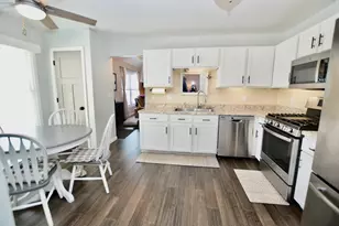 1014 Stonehedge Ct, Crystal Lake, IL 60014 - Photo 6