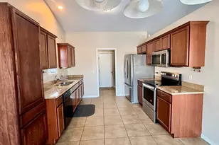 1940 Burnett Dr, Belvidere, IL 61008 - Photo 8