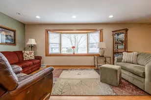 1802 W Pheasant Trail, Mount Prospect, IL 60056 - Photo 8