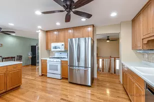 1802 W Pheasant Trail, Mount Prospect, IL 60056 - Photo 14