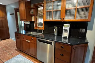 5501 Mulford St, Skokie, IL 60077 - Photo 8