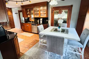 5501 Mulford St, Skokie, IL 60077 - Photo 14