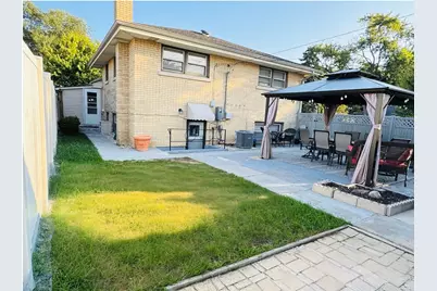 5501 Mulford Street, Skokie, IL 60077 - Photo 32